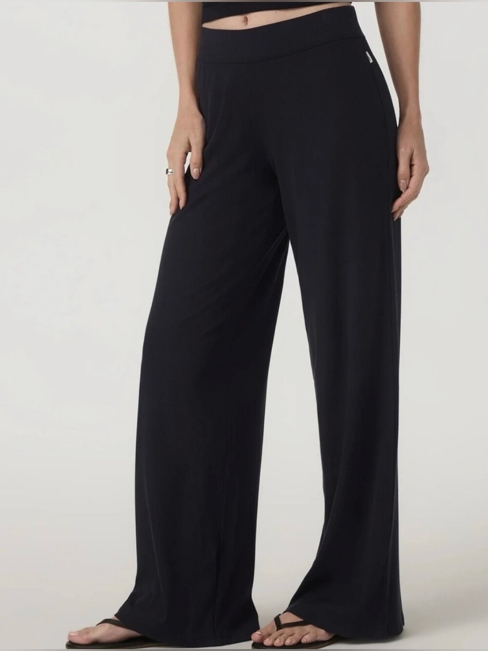 Vuori Black Wide-Leg pose ribbed pants size medium